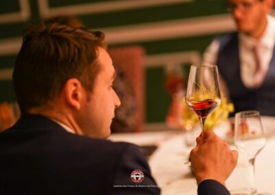 Photo de la dégustation des vins de porto lors du diner